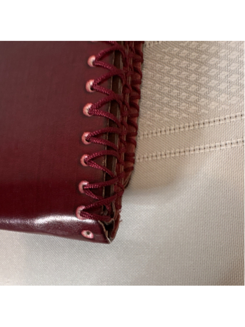 Gold Coast Burgundy Floral Wallet with ID Window & Credit Card Slots - Picture 6 of 6